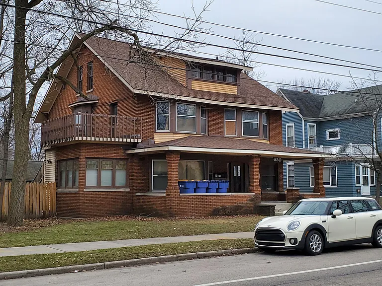 650 Cherry St SE #4 — Photo 1
