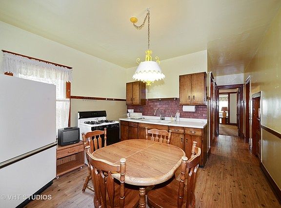 5th image of 5136 W Wellington Ave