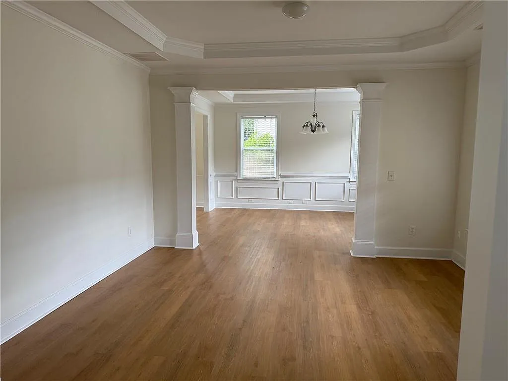 5 bed, 4.0 bath, 3373 sqft, $3,500 — Photo 3