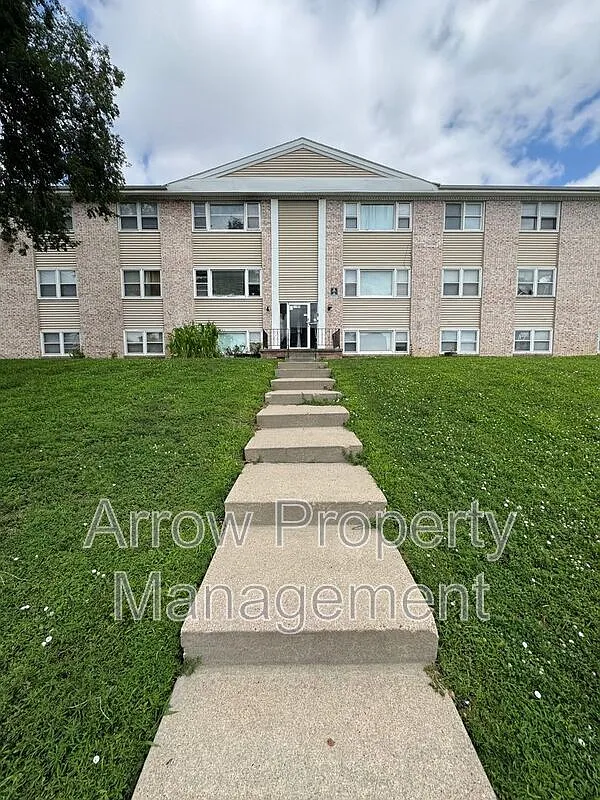 1 bed, 1.0 bath, $675 — Photo 1