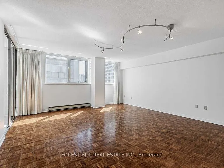 360 Bloor St E #910 — Photo 12