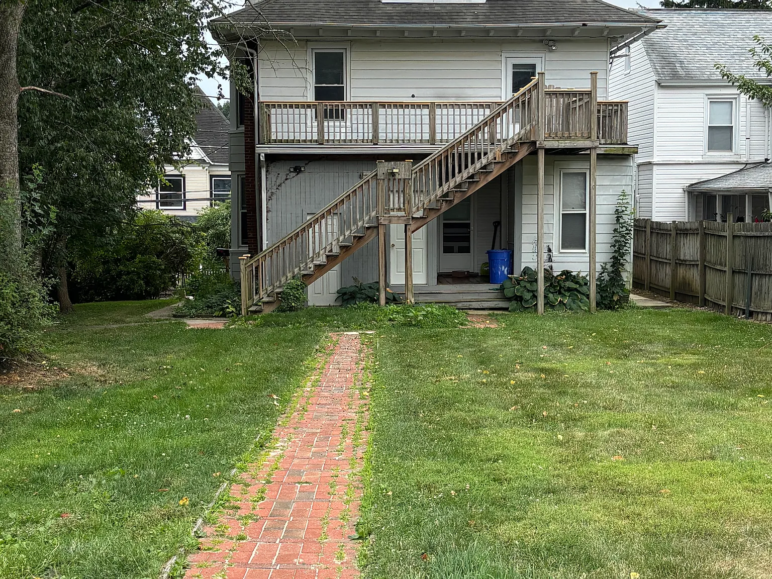 4 bed, 1300 sqft, $1,925 — Photo 2