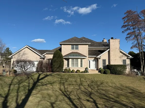 1126 Pine Oaks Cir, Lake Forest, IL 60045