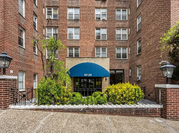 6725 Dartmouth St APT 6D, Flushing, NY 11375