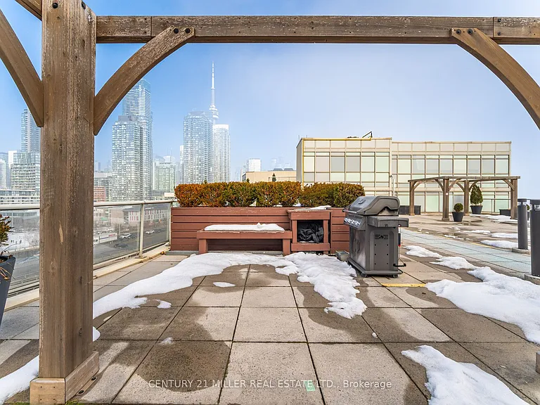 550 Queens Quay W #318 — Photo 32