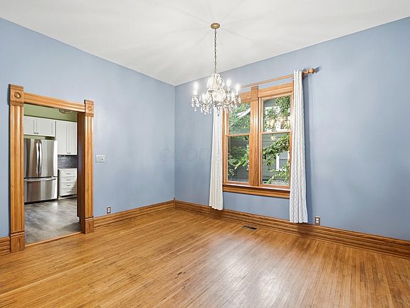 5th image of 55 E Park St