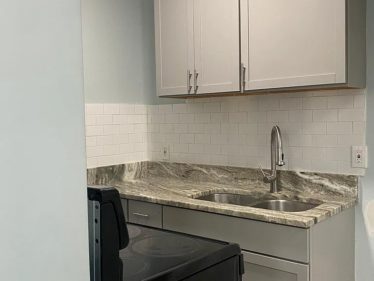 1301 S Reisner St #1 — Photo 9