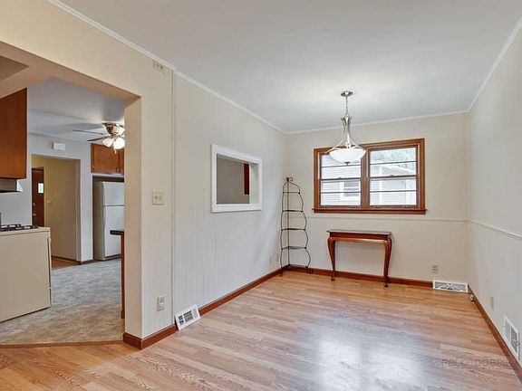 5th image of 1539 N Madison St