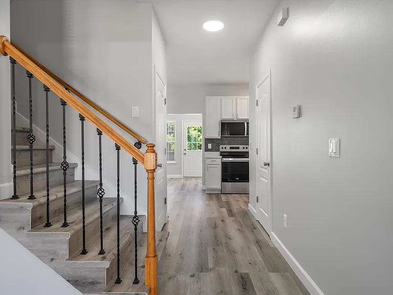 112 Black River Dr — Photo 7