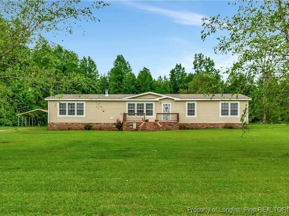 93 March Dr, Lumberton, NC 28358