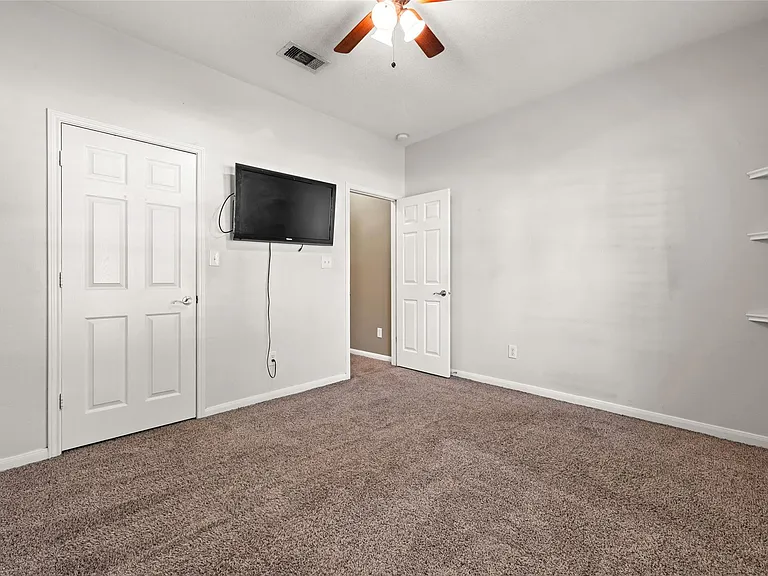 8618 E Highlands Xing — Photo 19