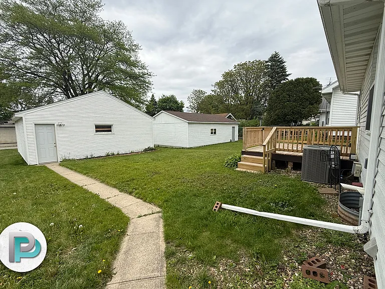 30 20th St SE — Photo 3