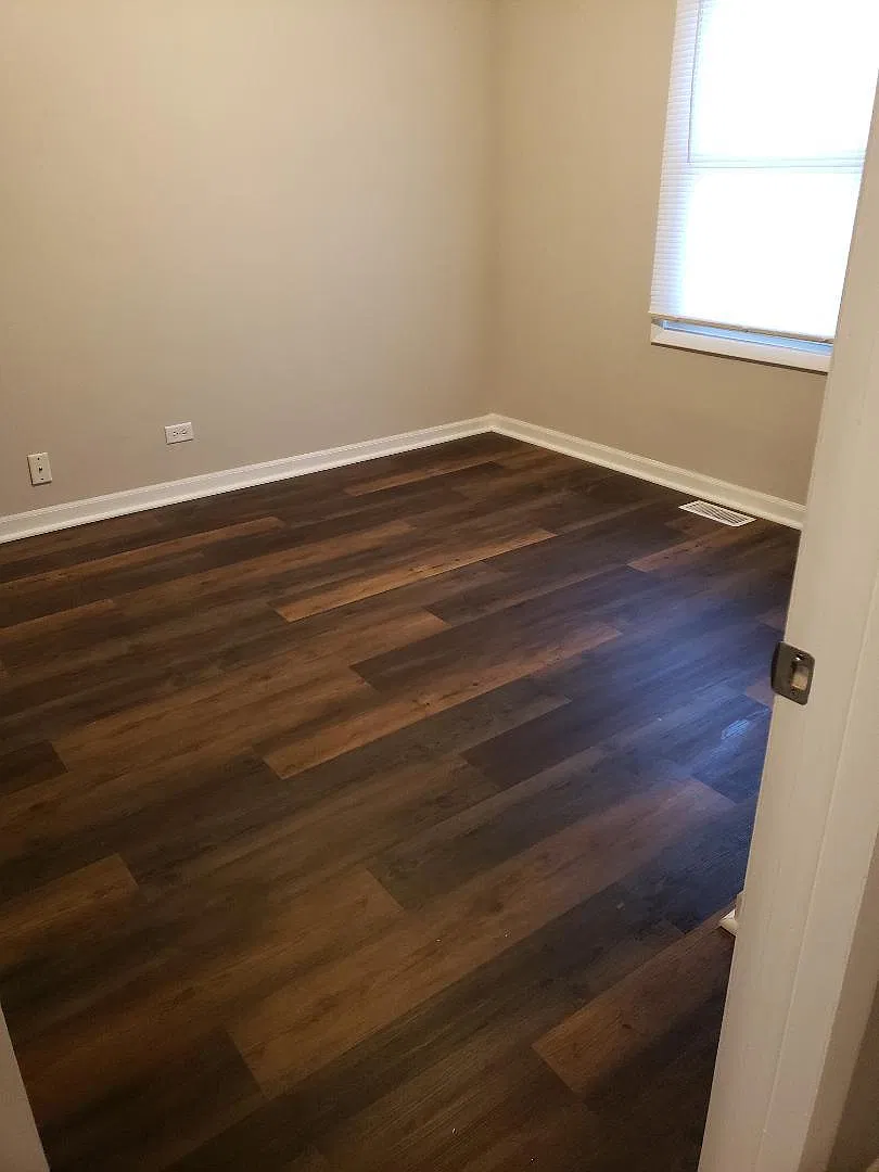 3 bed, 988 sqft, $2,100 — Photo 4