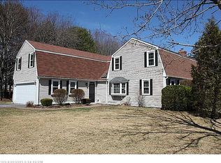 2 Greenfield Dr, Kennebunk, ME 04043
