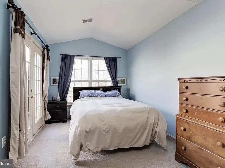 208 Goldsborough Dr — Photo 12
