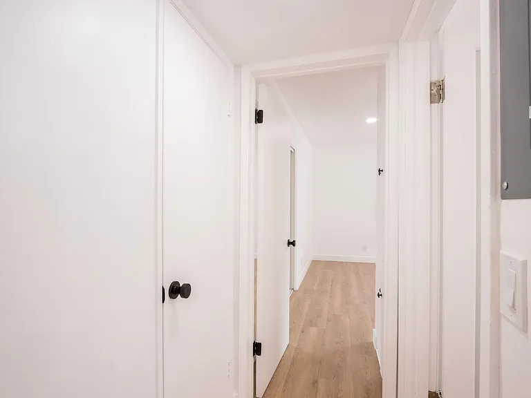1626 N Fuller Ave — Photo 7