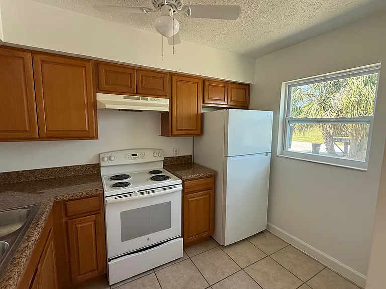 5926 Sun Glo Ave — Photo 8