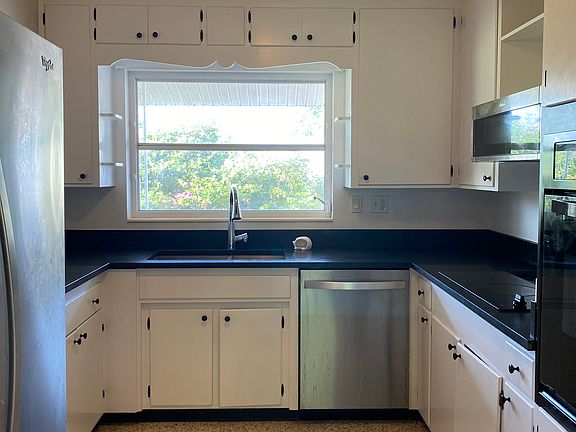 5th image of 2335 Sunnyside Pl