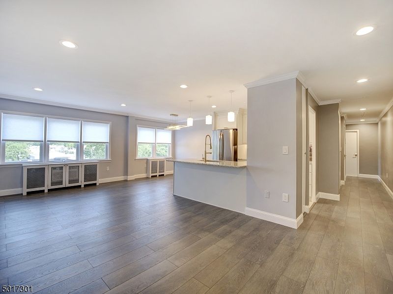 1st image of 465 Valley St #7-J