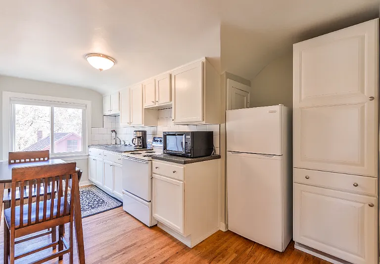 608 S College Ave #C — Photo 5