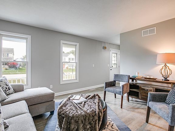 3rd image of 52216 Mallard Pointe Dr