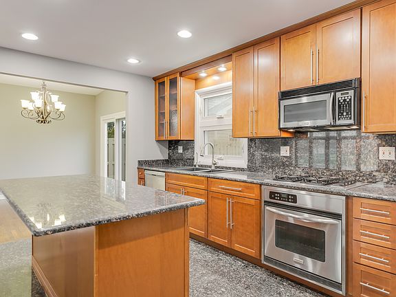 4th image of 7952 W Bryn Mawr Ave