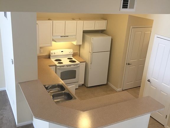 3rd image of 2025 River Rock Way