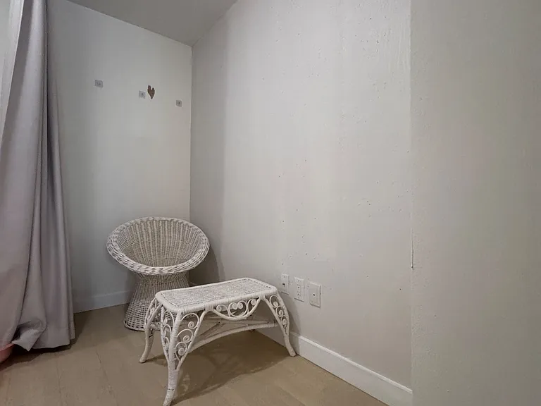 246 Logan Ave #303 — Photo 4