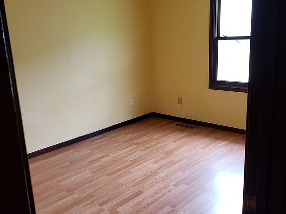 Upper Bedroom 2
