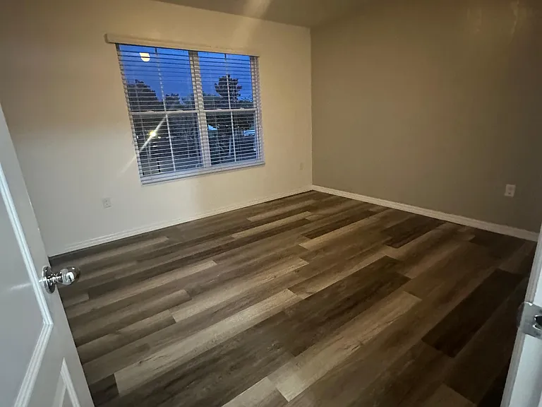 881 Lake Cummings Blvd — Photo 22