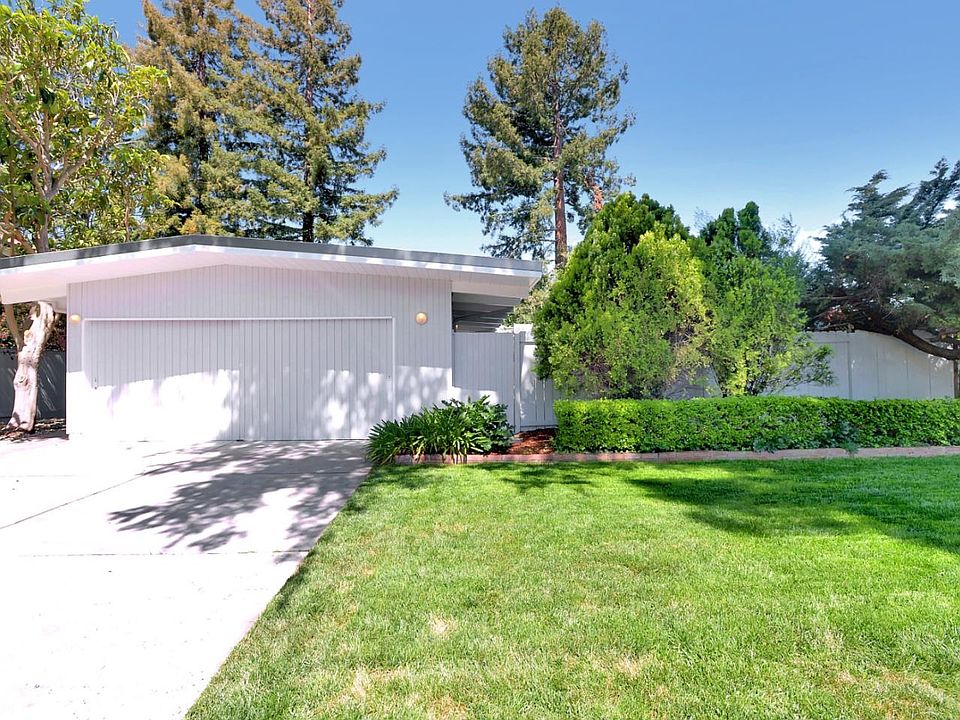 1st image of 879 Marshall Dr