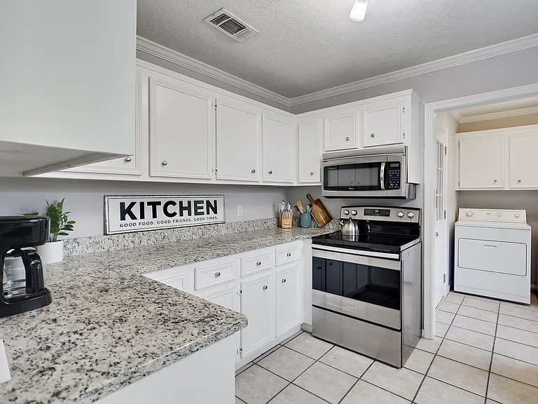 101 Wildwood Ln — Photo 4