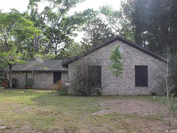 3rd image of 5005 NW 40th St