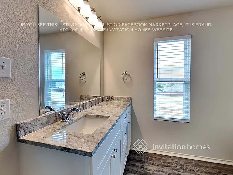 2820 Englefield Grn — Photo 17