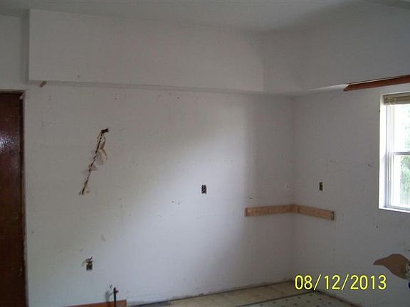 5th image of 5353 Maywood Ave
