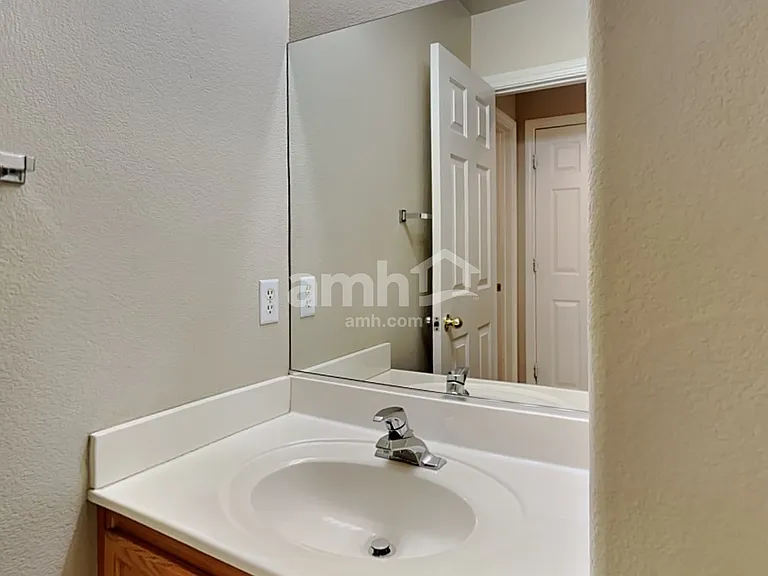 909 Ortega Hill Ln — Photo 8