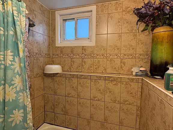 5th image of 3339 W Cuyler Ave Unit 1