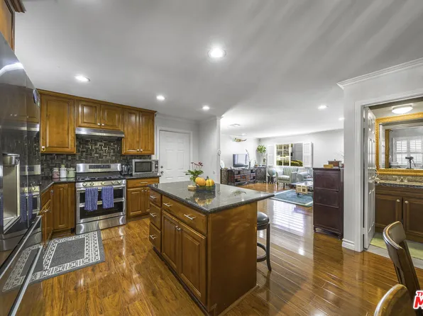 102 S Manhattan Pl APT 106, Los Angeles, CA 90004