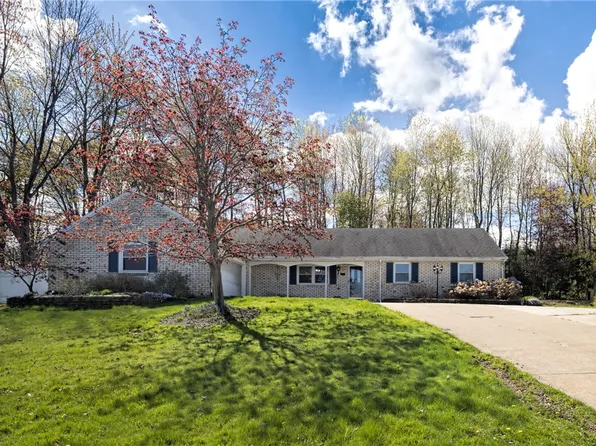 4355 Holiday Dr, Erie, PA 16506