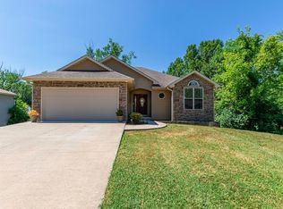 2500 E Oakland Ridge Dr, Columbia, MO 65202