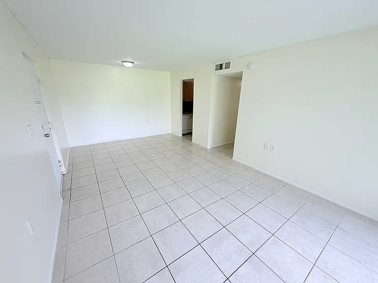 1101 N Benoist Farms Rd #106 — Photo 5