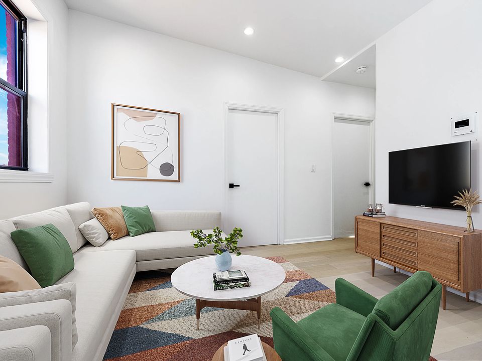 1st image of 83 Saint Marks Pl APT 4R