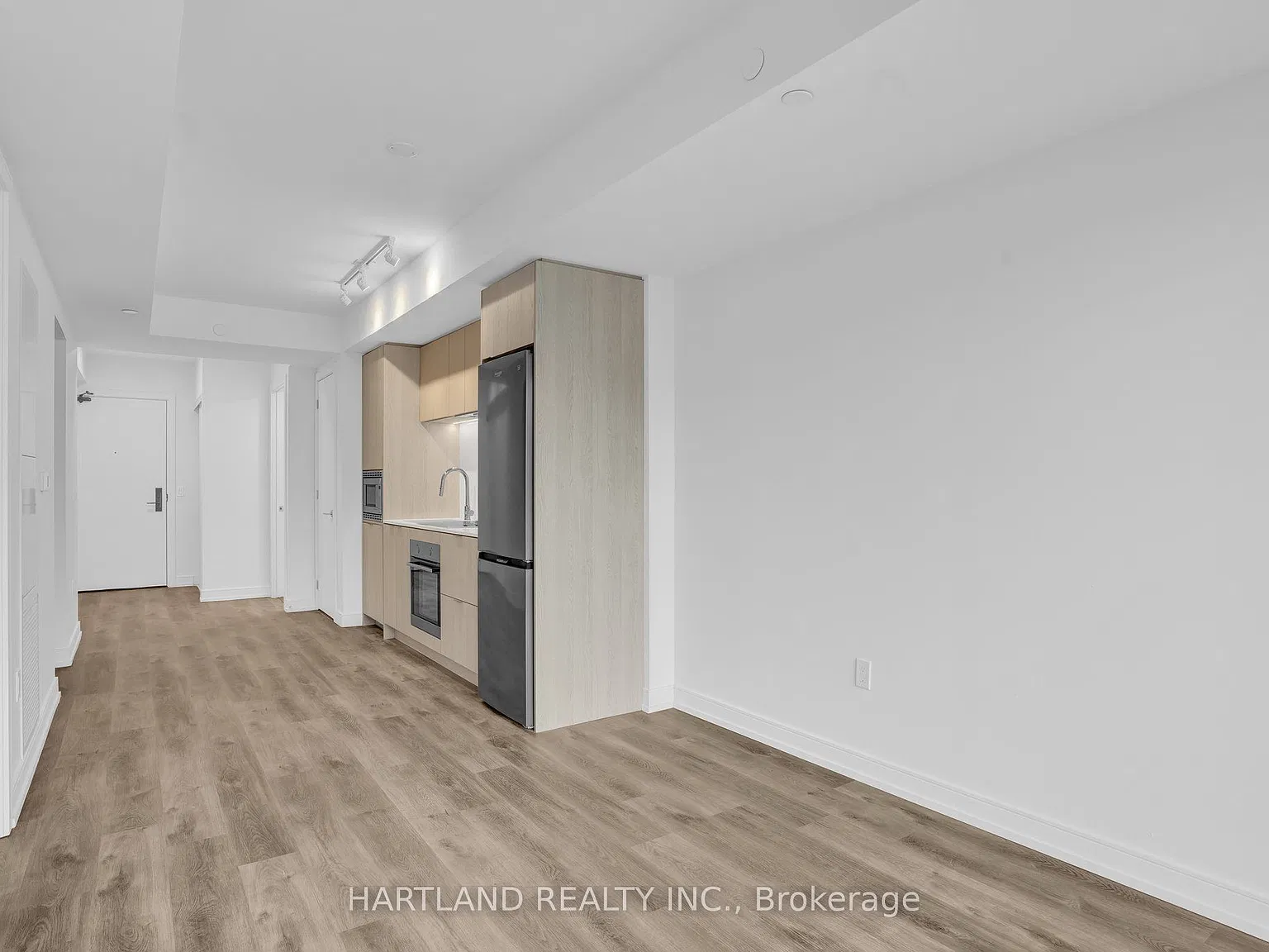 2 bed, $2,000 — Photo 4
