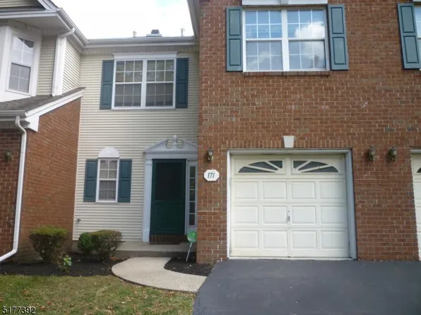 171 Sapphire Ln #542, Franklin Park, NJ 08823