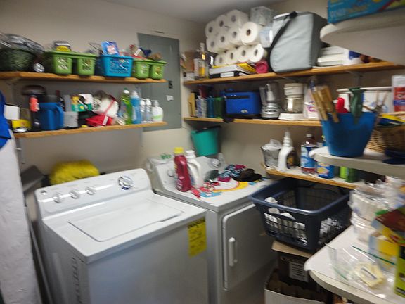 upstairs laundry rm/pantry