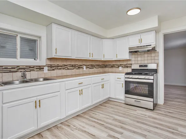 336 Hogadone Ave SW, Grand Rapids, MI 49504