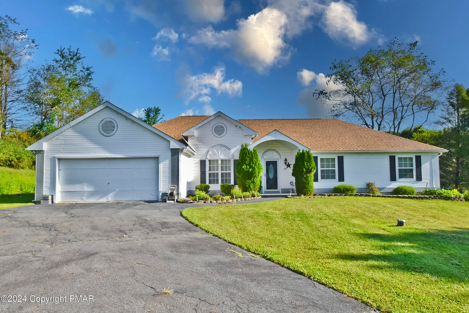 153 Arthur Ln photo 1