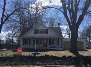 546 E Prospect St, Farmington, IL 61531