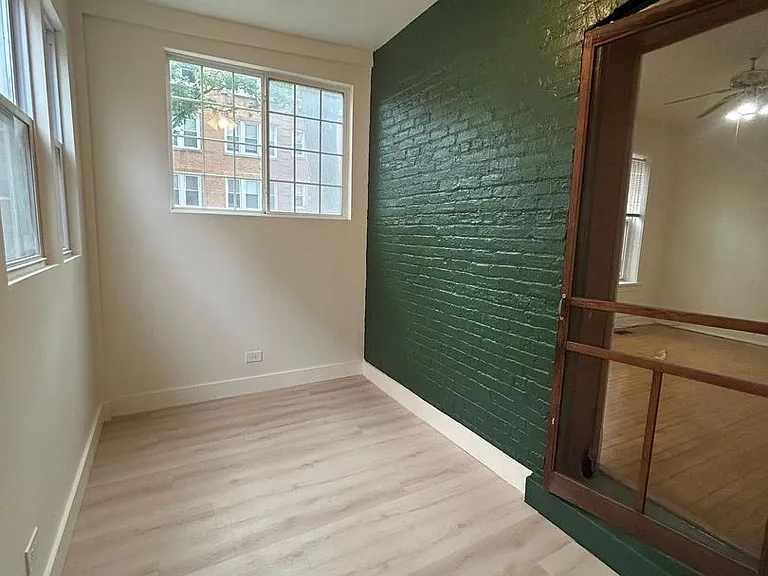 1958 W Waveland Ave #1 — Photo 12