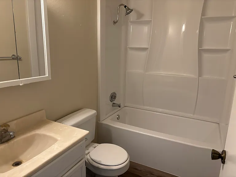 1420 Kenwal Rd #8 — Photo 5